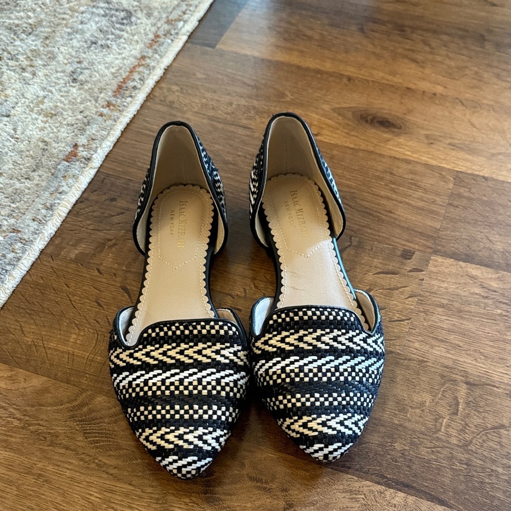 Isaac Mizrahi Black and Cream Patterned Flats
